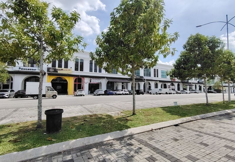 Ivoris @ Eco Majestic