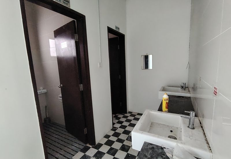 Ivoris @ Eco Majestic