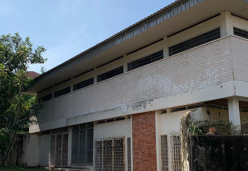 Taman Duta Bungalow for rent. Huge land