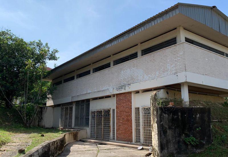 Taman Duta Bungalow for rent. Huge land