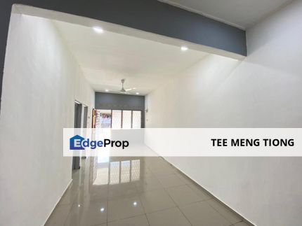 Taman Universiti 1 storey terrace house for rent, Johor, Skudai