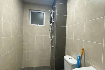 IDAMAN BUKIT JELUTONG *