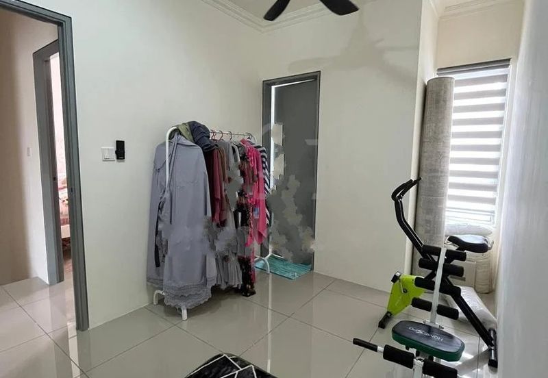 Persiaran Puncak Alam 1 