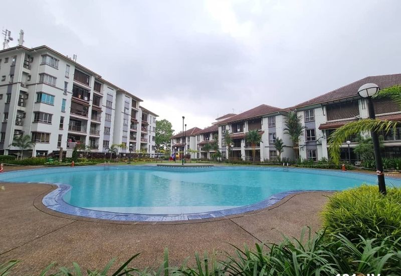 Lakes Condominium