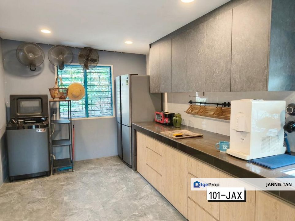 Taman Melawis Klang Single Storey Bungalow with Huge Land For Sale, Selangor, Klang