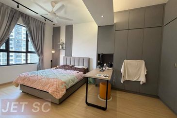 Gravit8 @ Klang South