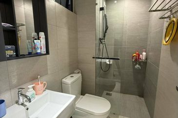 Gravit8 @ Klang South