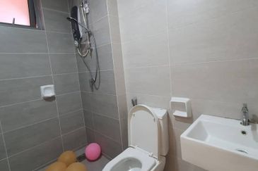 Gravit8 @ Klang South