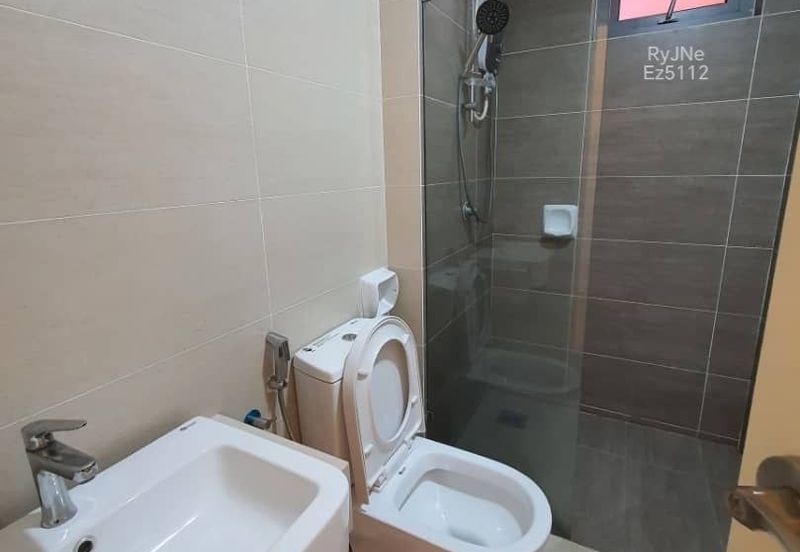 Gravit8 @ Klang South