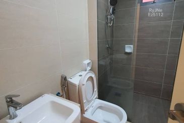 Gravit8 @ Klang South