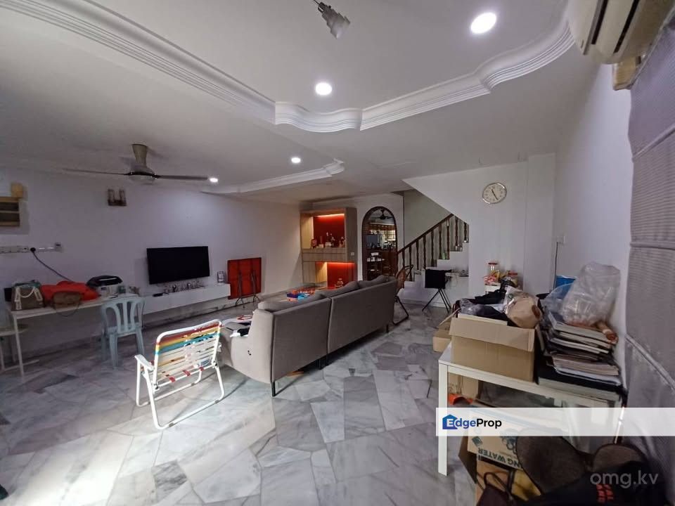 RENOVATED !! Extended Double Storey Terrace House Endlot Taman Bayu Perdana , Selangor, Klang