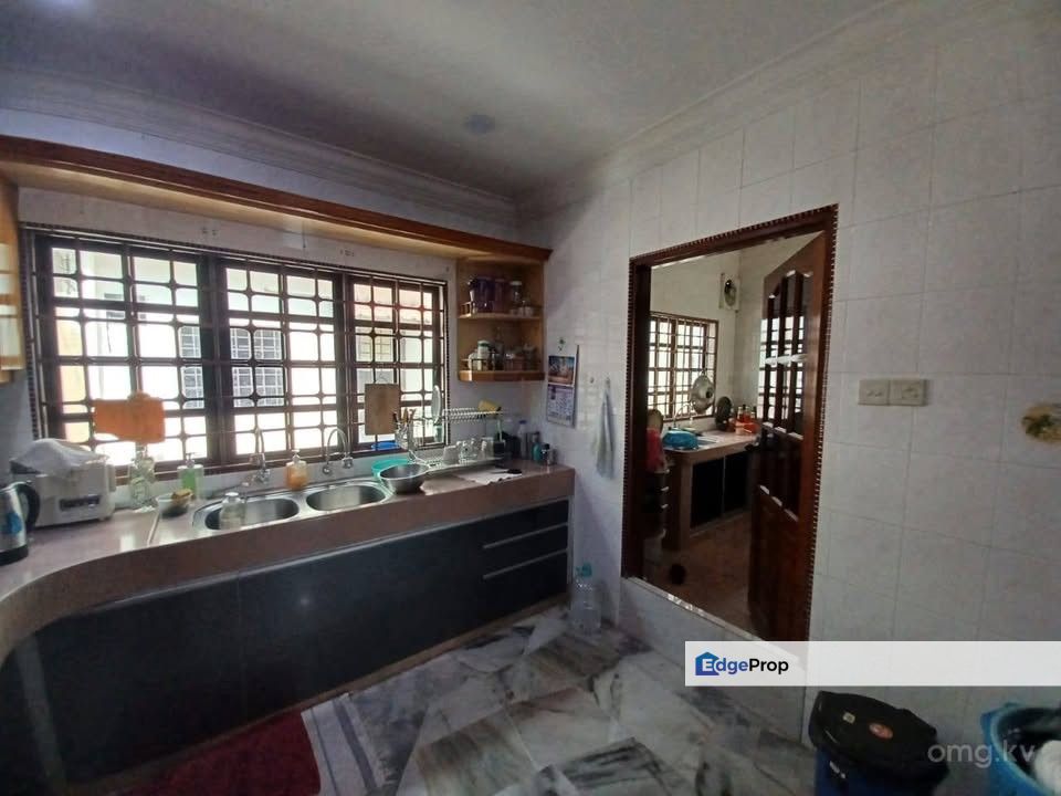 RENOVATED !! Extended Double Storey Terrace House Endlot Taman Bayu Perdana , Selangor, Klang