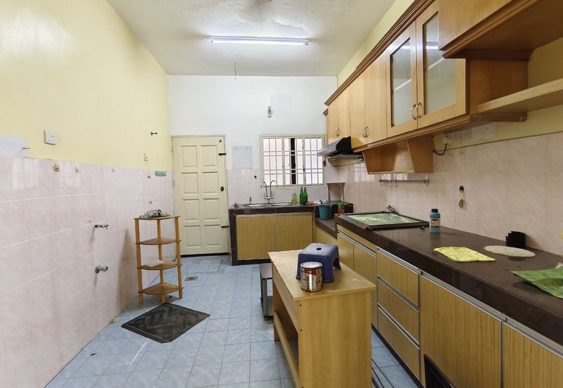 L193. Kapar town Raja nala Double storey house renovated kitchen cabinet