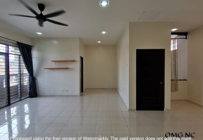 L193. Kapar town Raja nala Double storey house renovated kitchen cabinet