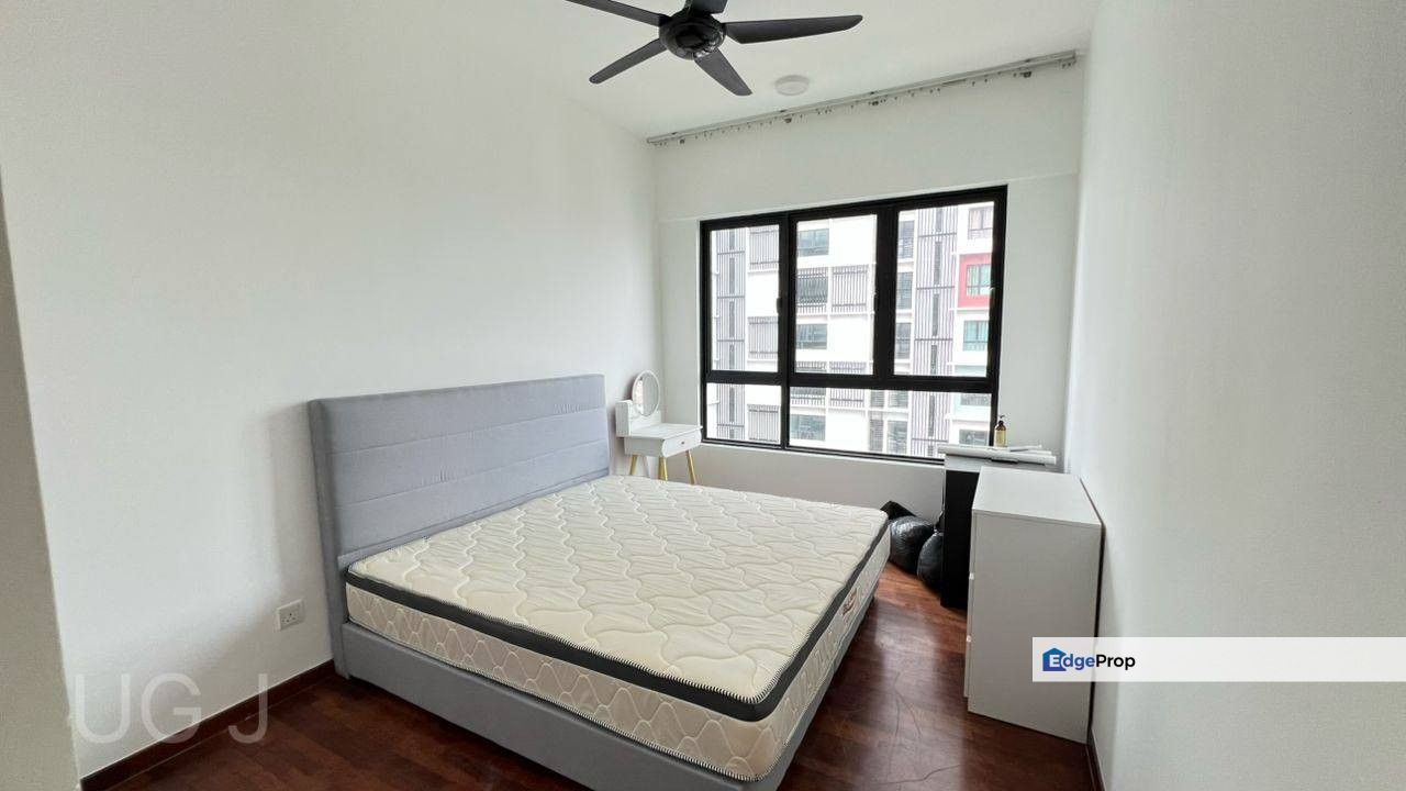 I-Soho, I-City, Shah Alam, Klang Partially Furnished -Kitchen Cabinet, Aircond x 3 , water heater, Fridge, Bed, Washing machines, dining table, curtai, Selangor, Shah Alam