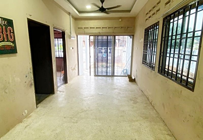 Taman Korakyat Kluang Corner lot Single Storey