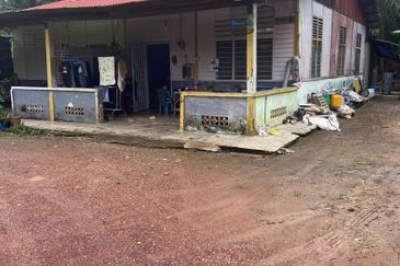 Kampung Parit Gantung Laut Parit Jawa Tanah 1.5 Ekar 