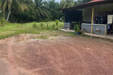 Kampung Parit Gantung Laut Parit Jawa Tanah 1.5 Ekar 