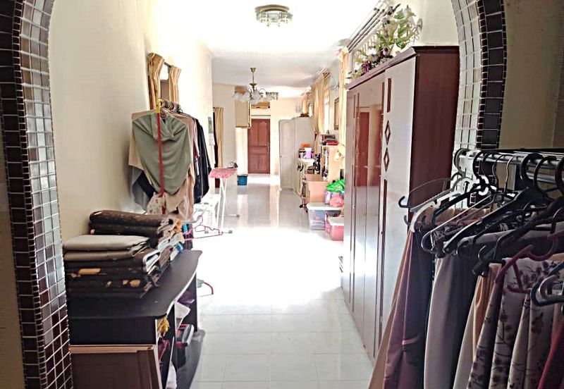 Kampung Olak Batu Banglo 2 Tingkat berserta Tanah 1 Ekar , Yong Peng