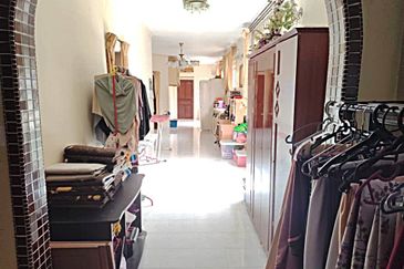 Kampung Olak Batu Banglo 2 Tingkat berserta Tanah 1 Ekar , Yong Peng