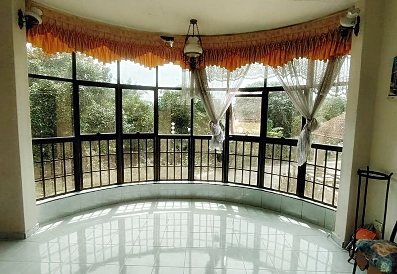 Kampung Olak Batu Banglo 2 Tingkat berserta Tanah 1 Ekar , Yong Peng