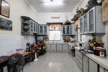 Kampung Olak Batu Banglo 2 Tingkat berserta Tanah 1 Ekar , Yong Peng