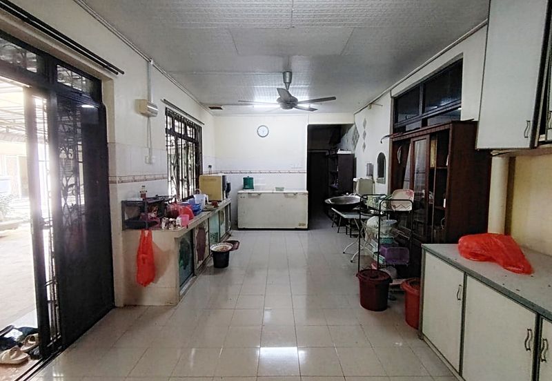 Kampung Olak Batu Banglo 2 Tingkat berserta Tanah 1 Ekar , Yong Peng