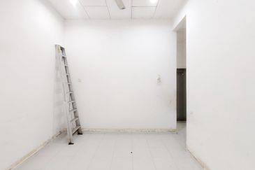 Taman Universiti, Parit Raja