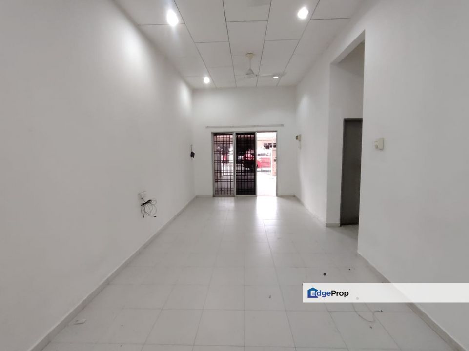 Taman Univeriti Jln 15 Parit Raja Batu Pahat Single Storey, Johor, Batu Pahat