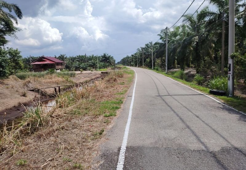 kampung Parit Lapis Semarang Darat Parit Raja Tanah !.8 Ekar