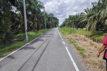 kampung Parit Lapis Semarang Darat Parit Raja Tanah !.8 Ekar