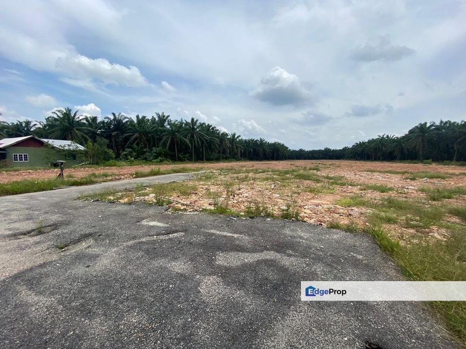 Tanah Lot Kampung Parit Rasipan Parit Raja, Johor, Parit Raja