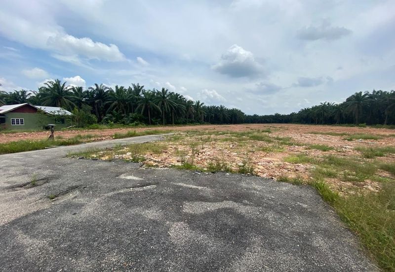 Tanah Lot Kampung Parit Rasipan Parit Raja