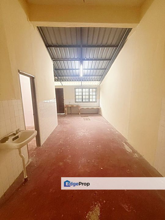 Taman Soga Batu Pahat Double Storey End Lot, Johor, Batu Pahat