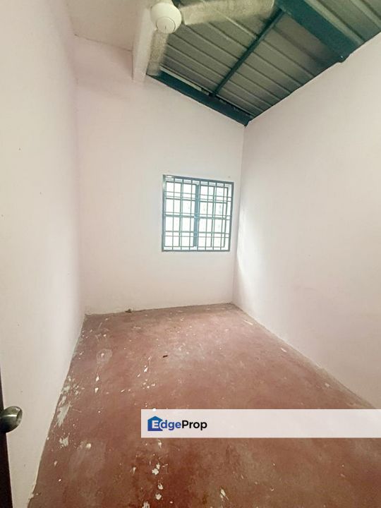 Taman Soga Batu Pahat Double Storey End Lot, Johor, Batu Pahat