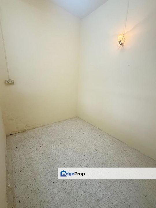 Taman Soga Batu Pahat Double Storey End Lot, Johor, Batu Pahat