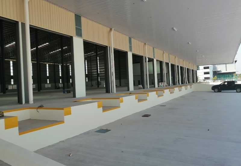 West Port, Pulau Indah