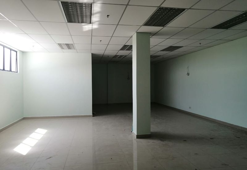 West Port, Pulau Indah