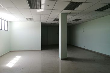 West Port, Pulau Indah