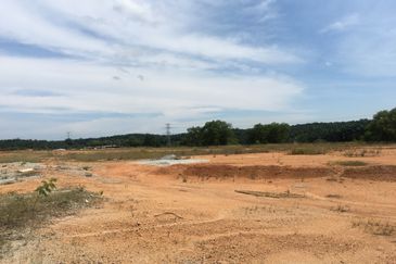 West Port, Pulau Indah