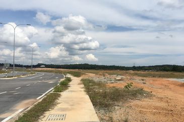 West Port, Pulau Indah