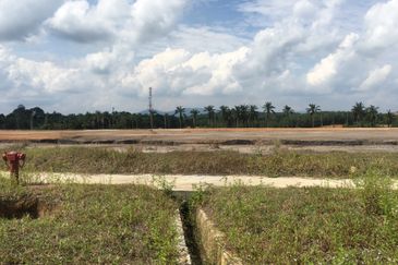 West Port, Pulau Indah