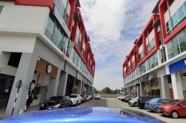 JALAN CEMERLANG 4( BANTING BUSINESS CENTRE