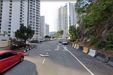 Coastal Tower, Ratu Mutiara