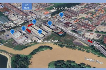 3 Storey SHOPLOT Near MC-D Drive-Thru Banting CBD