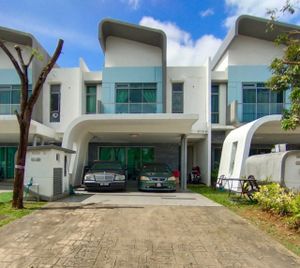 2 Storey Superlink Courtyard Villa Liu Li Gardens For Sale @rm1,100,000 