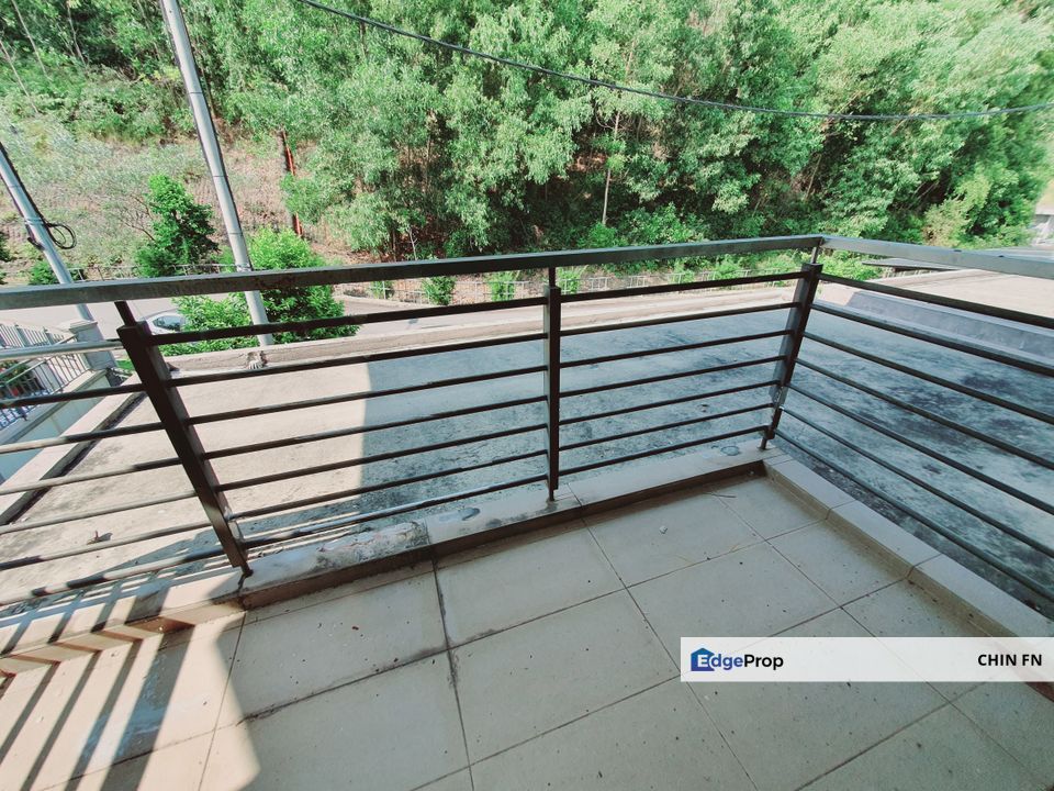 𝐓𝐚𝐦𝐚𝐧 𝐌𝐮𝐳𝐚𝐟𝐟𝐚𝐫 𝐇𝐞𝐢𝐠𝐡𝐭 𝐀𝐲𝐞𝐫 𝐊𝐞𝐫𝐨𝐡 𝐌𝐞𝐥𝐚𝐤𝐚 2 Storey Terrace for Sale Big End Lot 2200 sq.ft  24 hour Security, Melaka, Ayer Keroh
