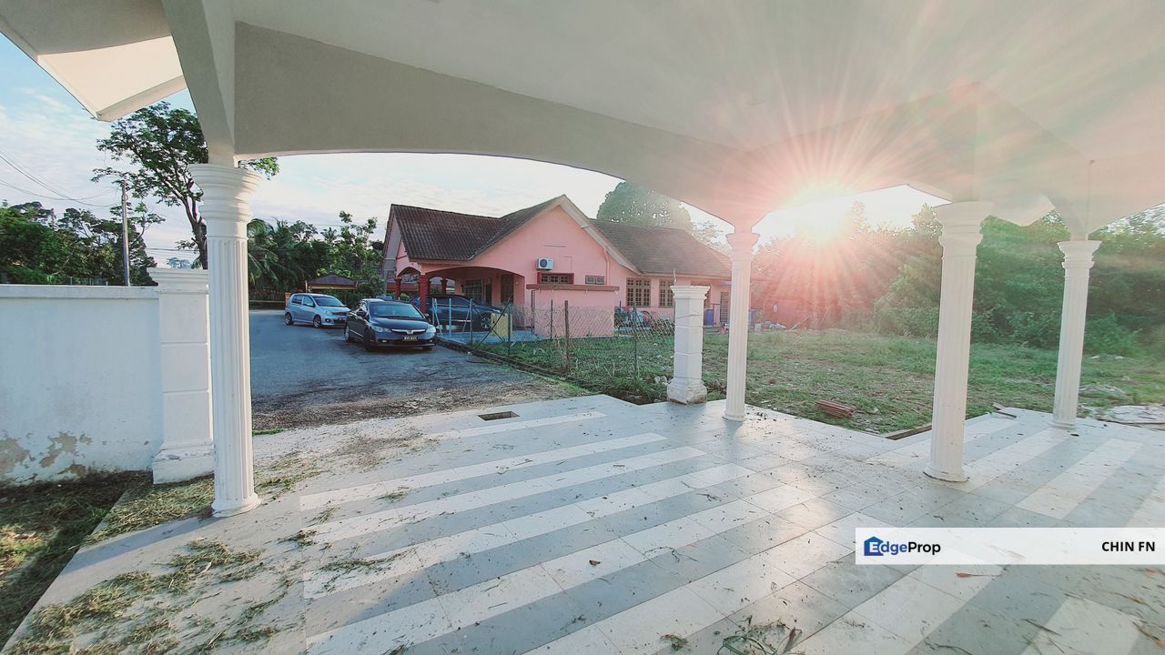 Below Bank Value RM150K 𝐓𝐚𝐦𝐚𝐧 𝐒𝐫𝐢 𝐀𝐦𝐚𝐧 𝐌𝐚𝐬𝐣𝐢𝐝 𝐓𝐚𝐧𝐚𝐡 𝐌𝐞𝐥𝐚𝐤𝐚 Single Storey Bungalow for Sale 10,000 sq.ft Big Land, Melaka, Masjid Tanah