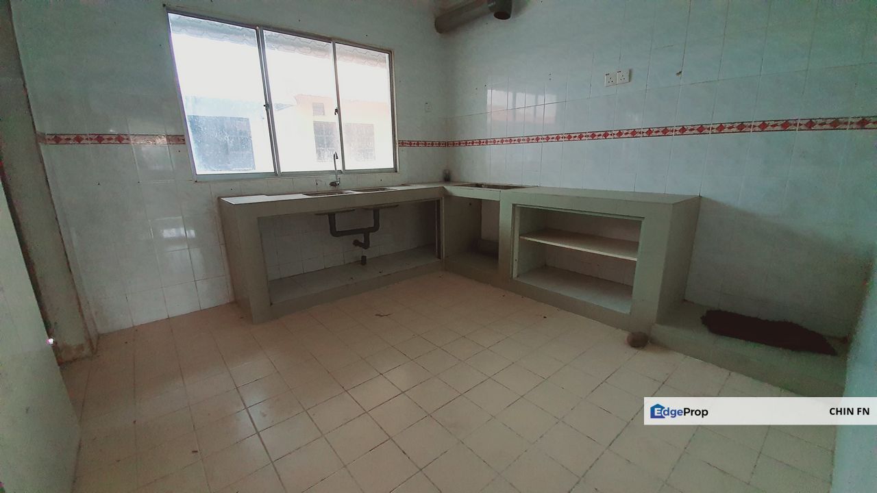 𝐓𝐚𝐦𝐚𝐧 𝐒𝐞𝐦𝐚𝐛𝐨𝐤 𝐉𝐚𝐲𝐚 𝐌𝐞𝐥𝐚𝐤𝐚 Double Storey Terrace House for Sale Face Padang Empty Field, Melaka, Melaka Tengah