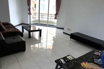 CONDOMINIUM OCEAN PALMS(PERMATA IDAMAN)